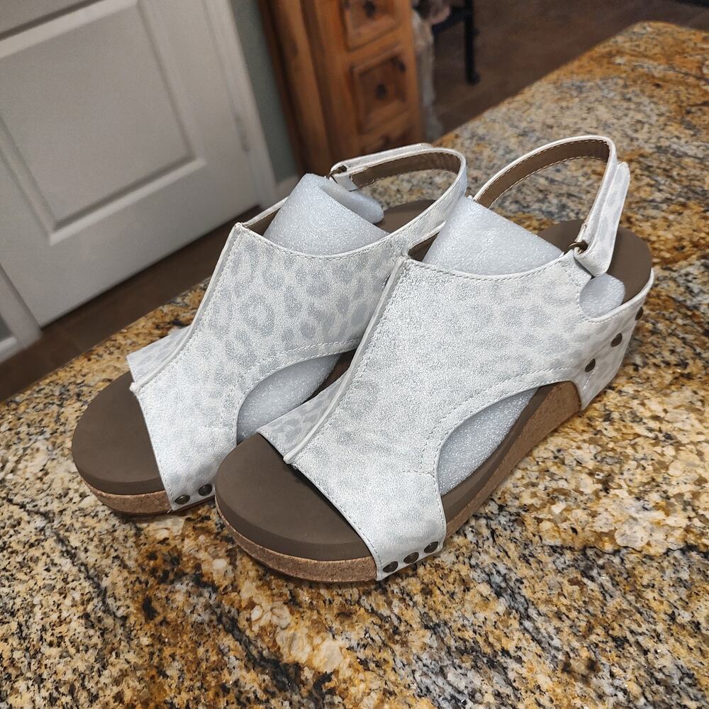 Boutique By Corkys Carley White Leopard Print Sandals Size 8